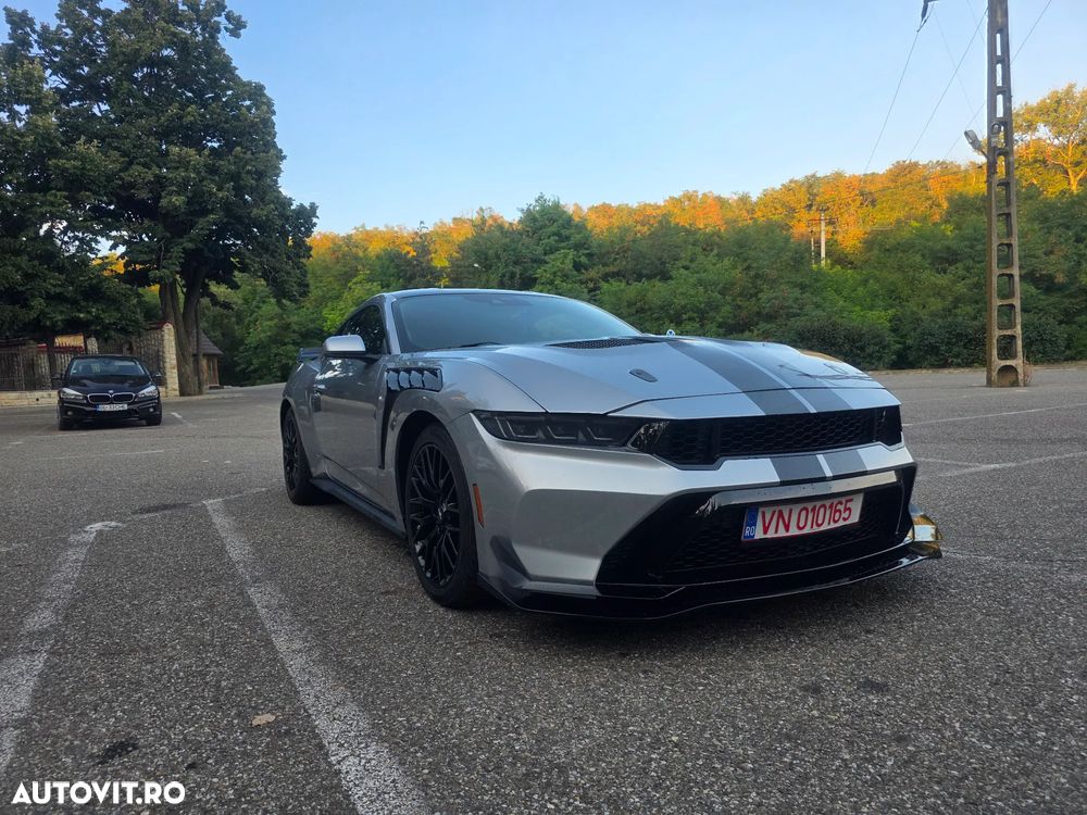 Ford Mustang - 4