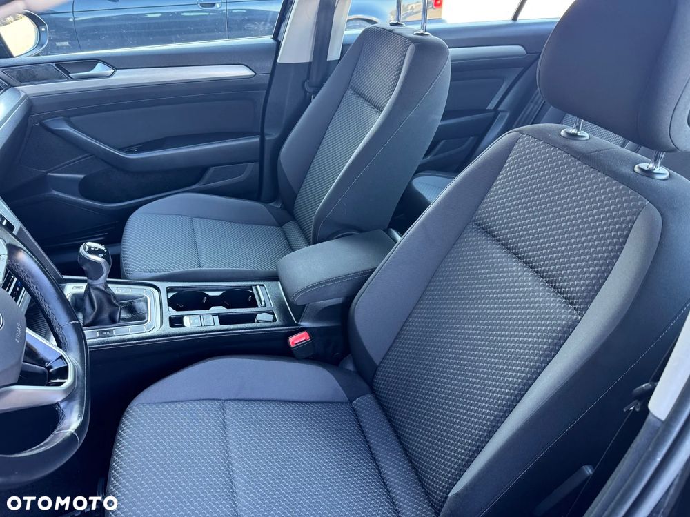 Volkswagen Passat 1.5 TSI EVO Elegance - 12