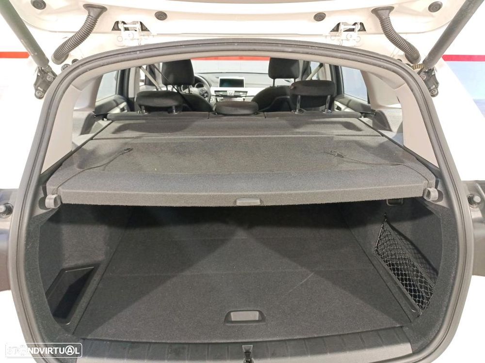 BMW X1 16 d sDrive Advantage - 10