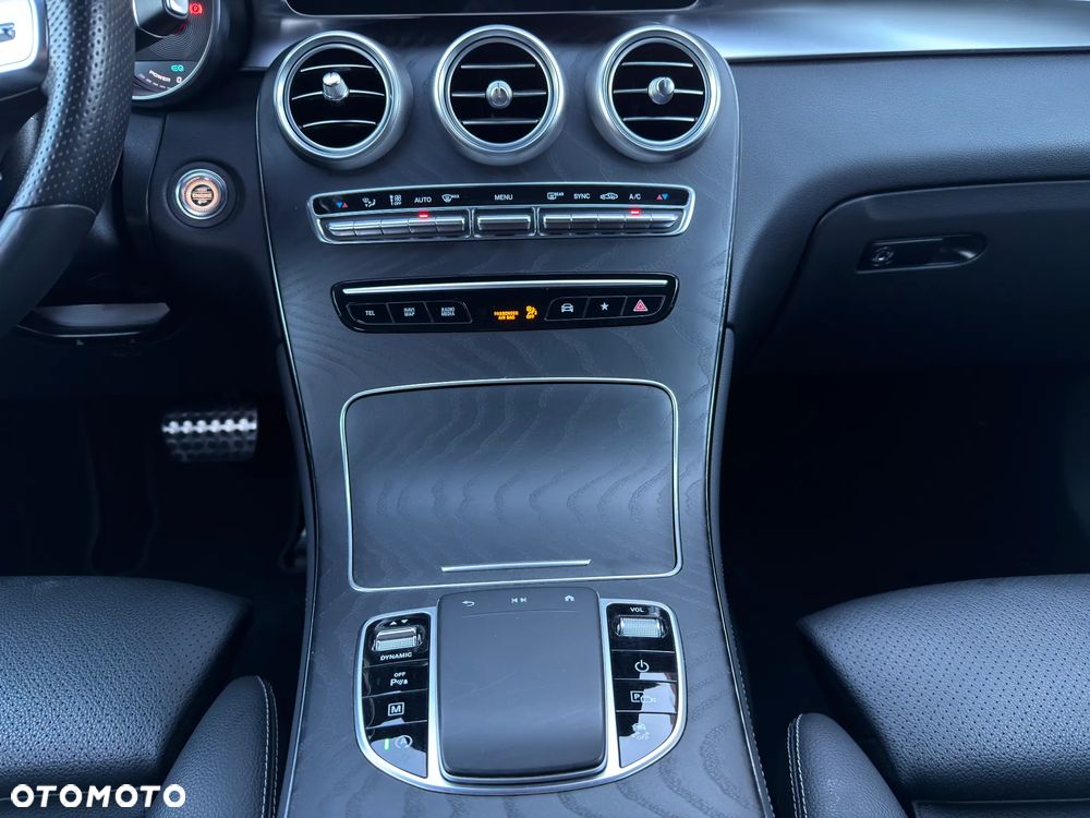 Mercedes-Benz GLC 250 4Matic 9G-TRONIC AMG Line - 19
