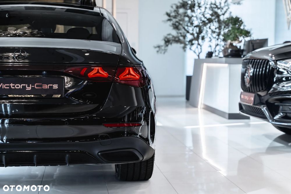 Mercedes-Benz Klasa E 300e 4Matic 9G-TRONIC Edition AMG Line - 9
