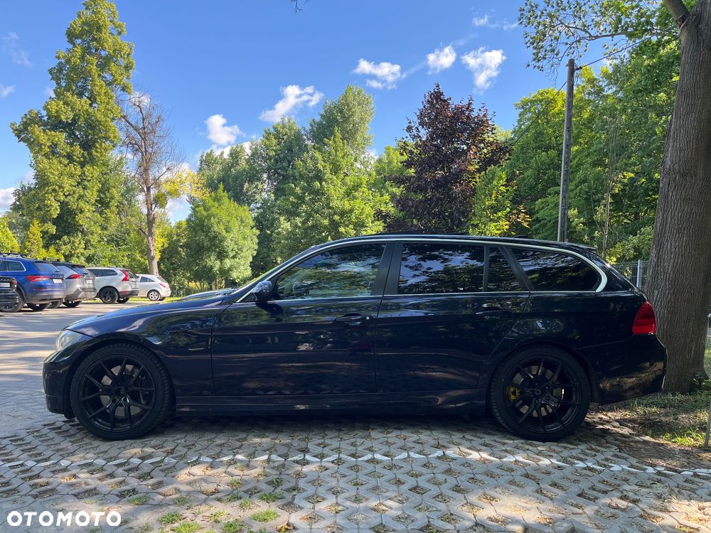 BMW Seria 3 335xi - 26