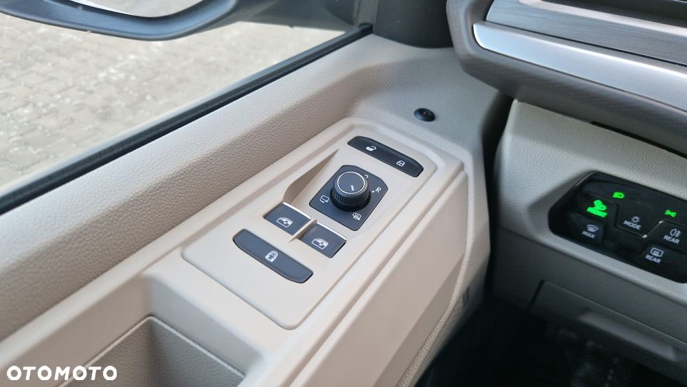 Volkswagen Multivan - 20