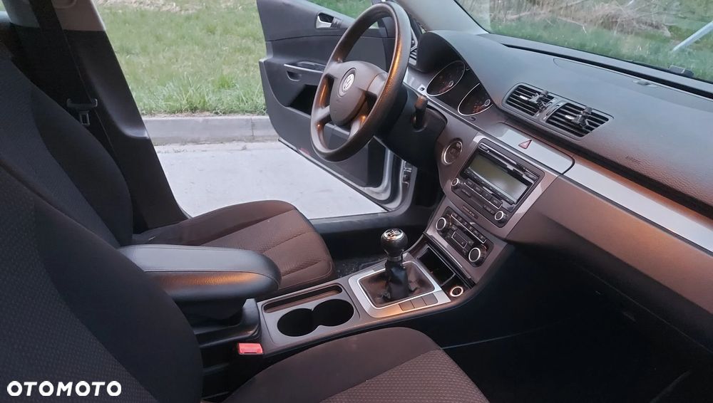 Volkswagen Passat 1.8 TSI Trendline - 9