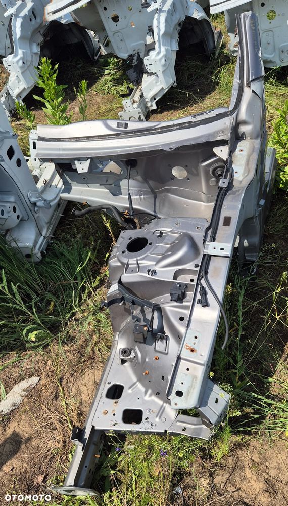 Ćwiartka Podłużnica Fartuch Słupek Przód Przednia Lewa Maserati Quattroporte VI 2014- - 2