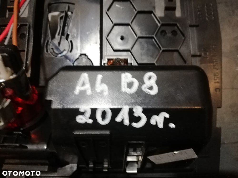Audi A4 B8 A5 8T Popielniczka schowek 8K0857951C - 2