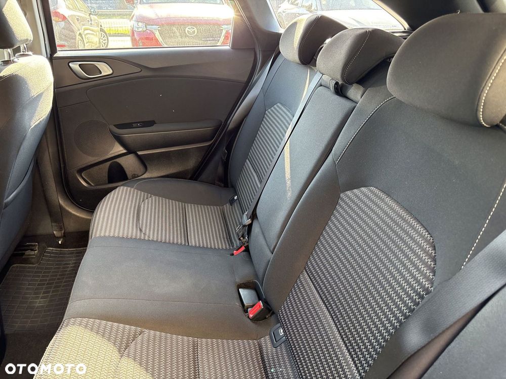 Kia Ceed - 16