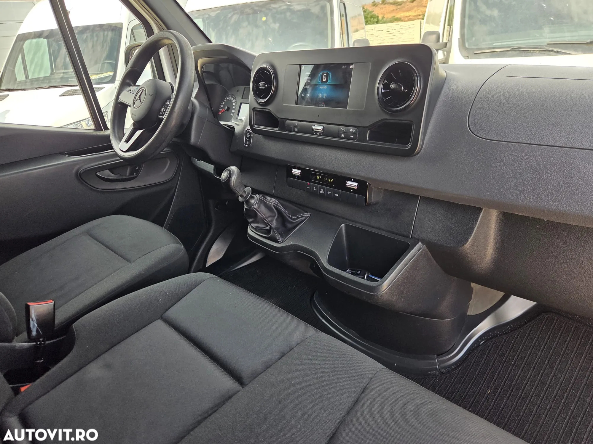 Mercedes-Benz New Sprinter L3H2 - 23