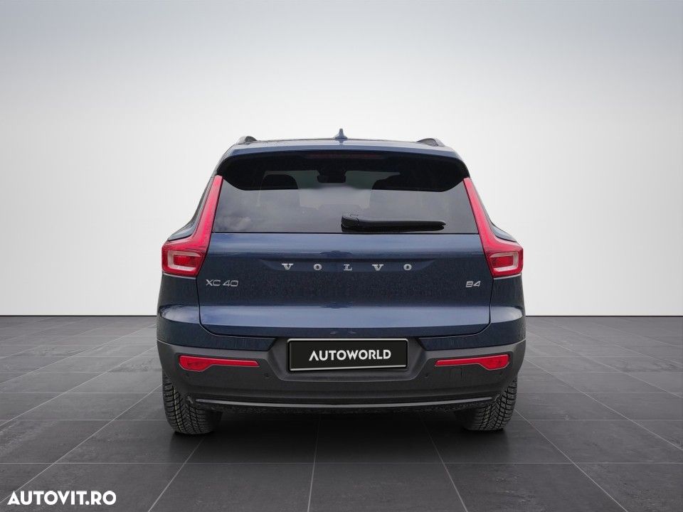 VOLVO XC40 2025 — imagine 4