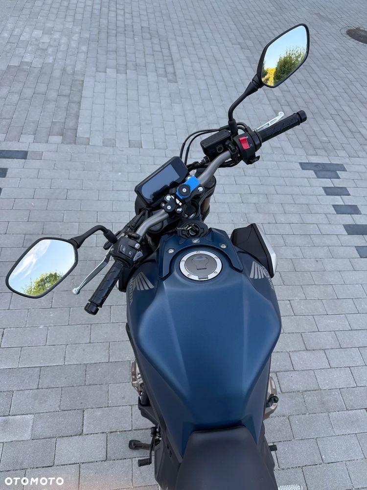 Honda CB - 11