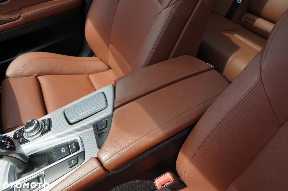 BMW Seria 5 520d - 27