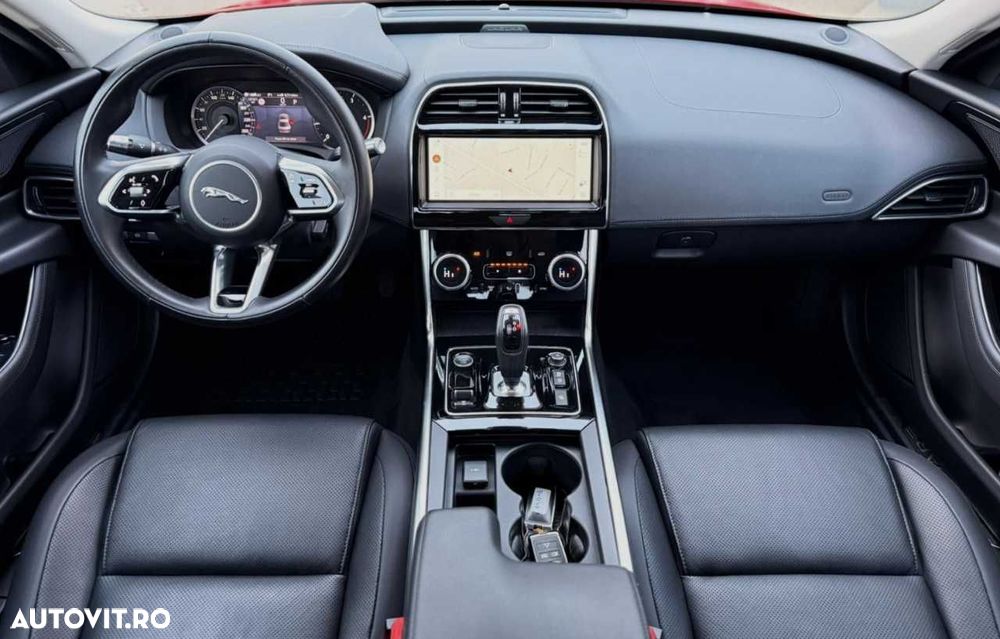 Jaguar XE D200 RWD MHEV R-Dynamic S - 19