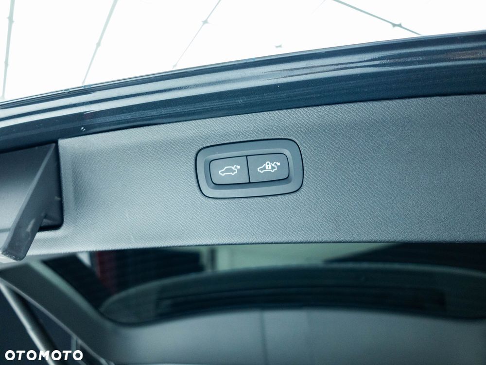 Volvo XC 90 B5 D AWD Ultimate Dark - 39