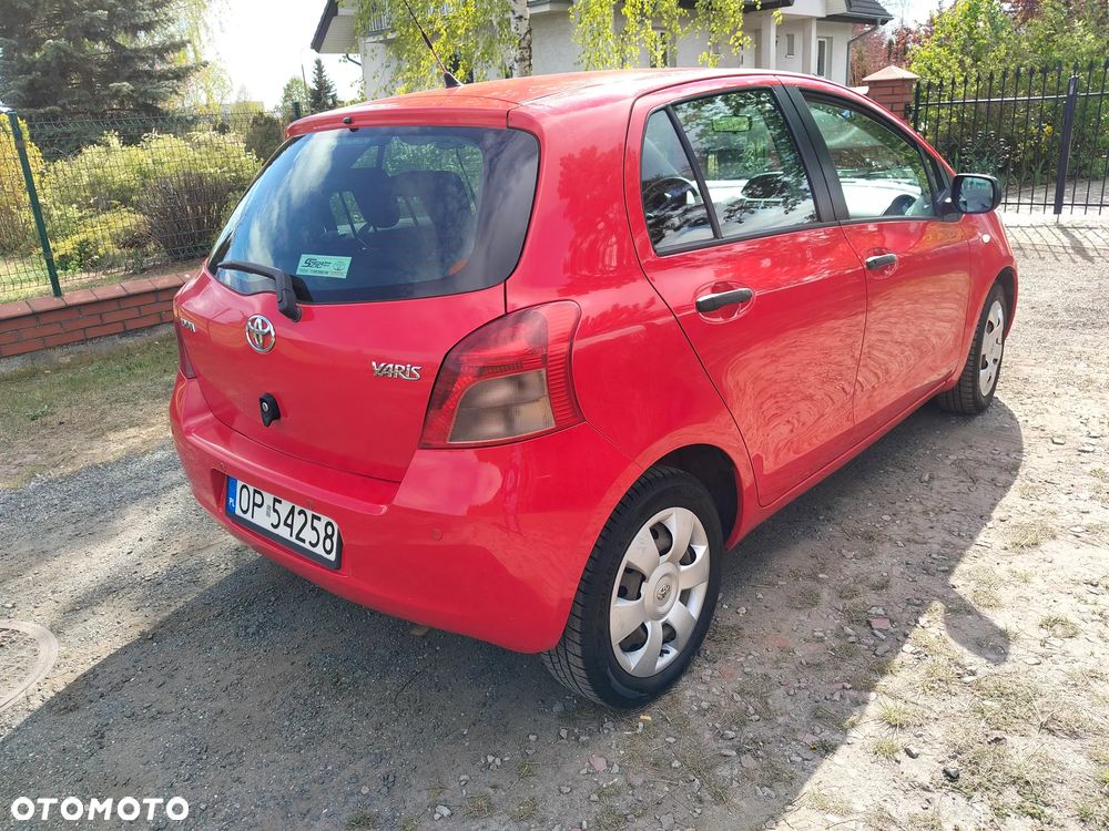 Toyota Yaris 1.3 Luna - 4