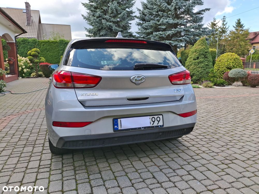 Hyundai i30 1.5 DPI Classic + - 9