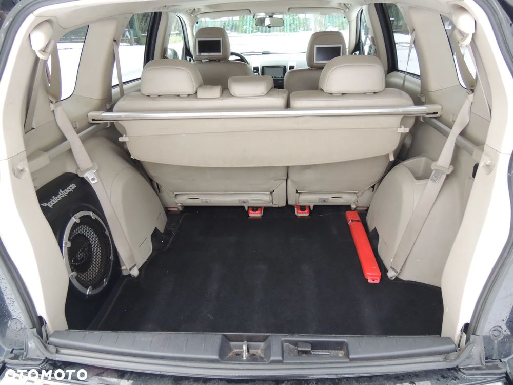 Mitsubishi Outlander 2.0 DID Instyle NAVI - 36