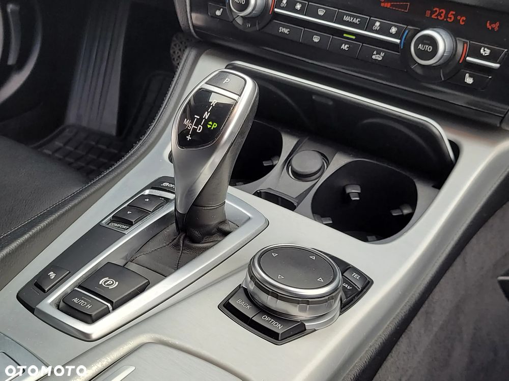 BMW Seria 5 525d - 17