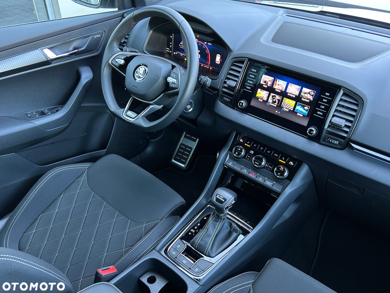 Skoda Karoq 1.5 TSI ACT Sportline DSG - 16