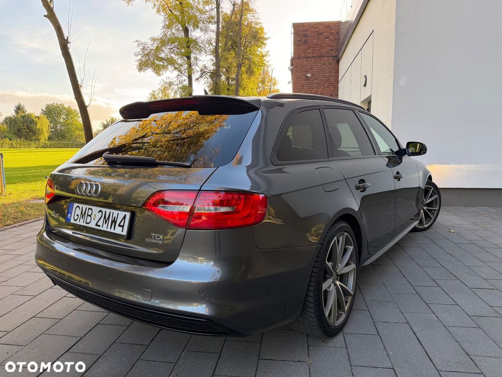Audi A4 Avant 2.0 TDI DPF clean diesel quattro S tronic S line Sportpaket - 4