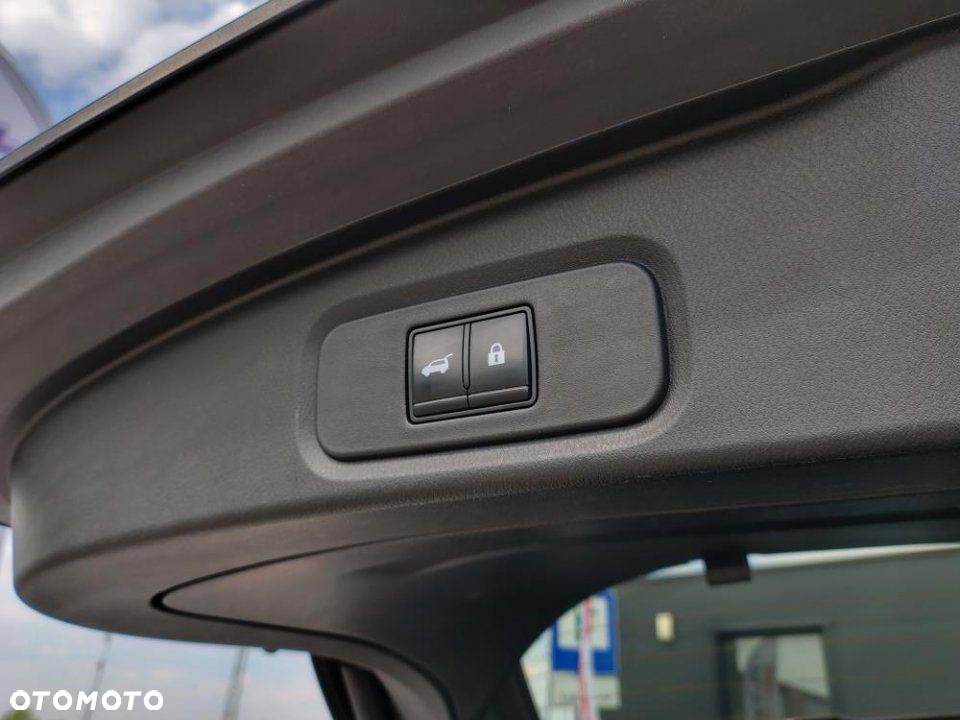 Nissan Qashqai 1.3 DIG-T N-Connecta DCT - 10
