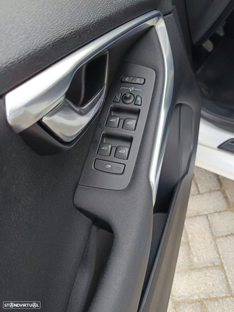 Volvo V40 1.6 D2 Eco Momentum - 16
