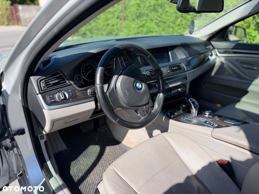 BMW Seria 5 530d Sport-Aut Luxury Line - 16