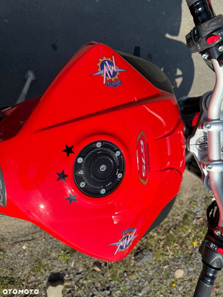 MV AGUSTA Brutale - 32