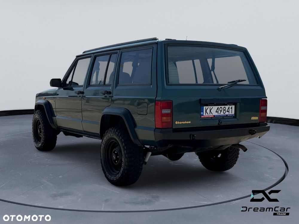Jeep Cherokee - 8