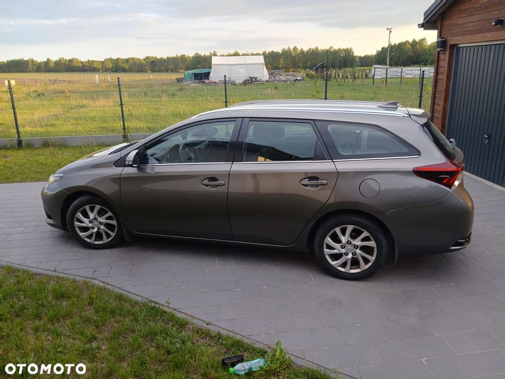 Toyota Auris 1.6 Prestige - 5