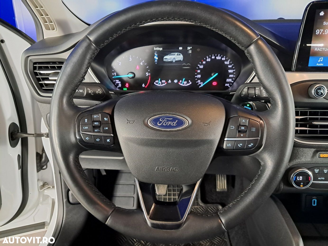 Ford Focus - 11