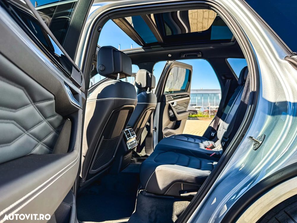 Volkswagen Touareg V6 TDI 4MOTION R-Line - 13