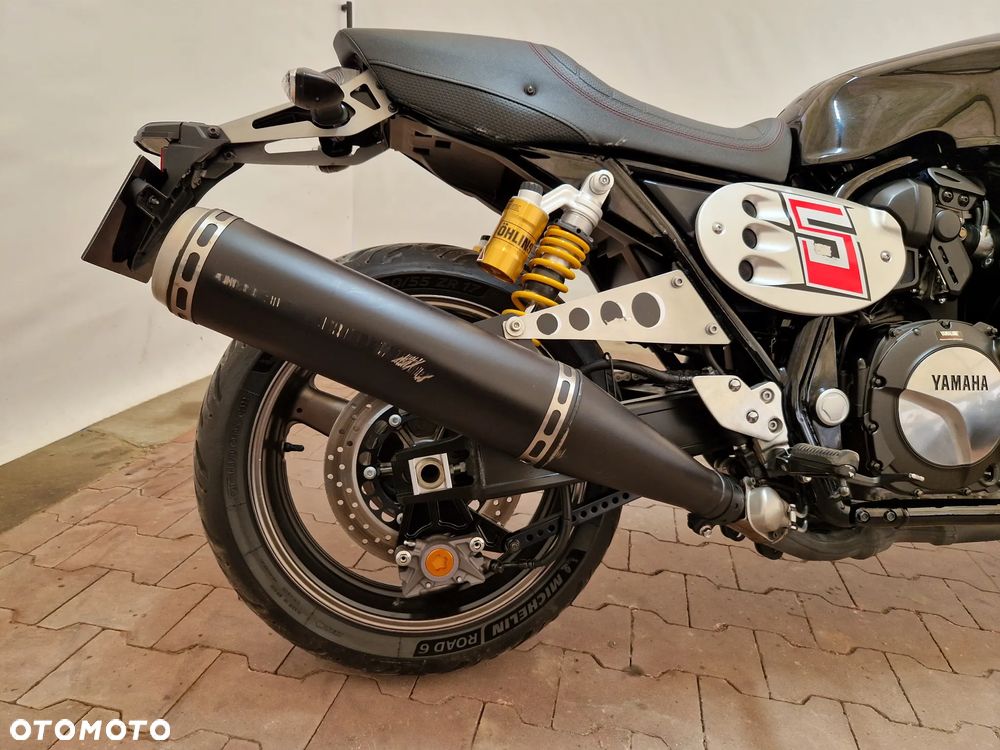Yamaha XJR - 15