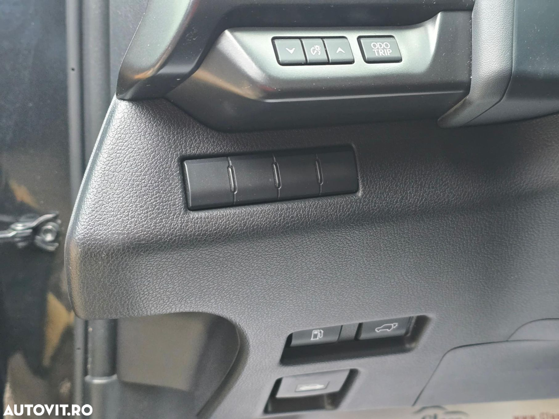 Lexus UX 250h 2.0L HEV 20H- (178 HP) 4X2 CVT Executive - 9