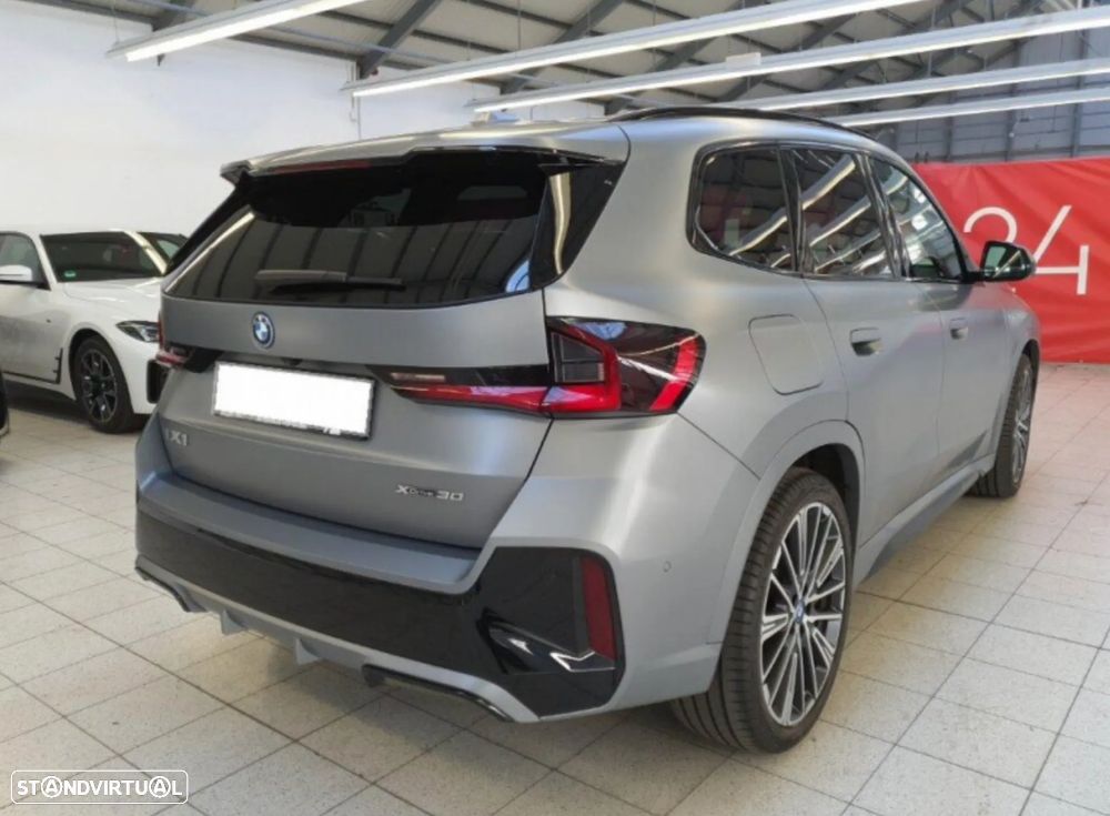 BMW iX1 xDrive30 Pack Desportivo M Pro - 2