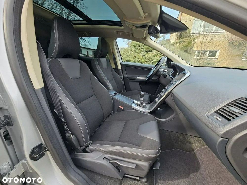 Volvo XC 60 D3 Momentum - 13