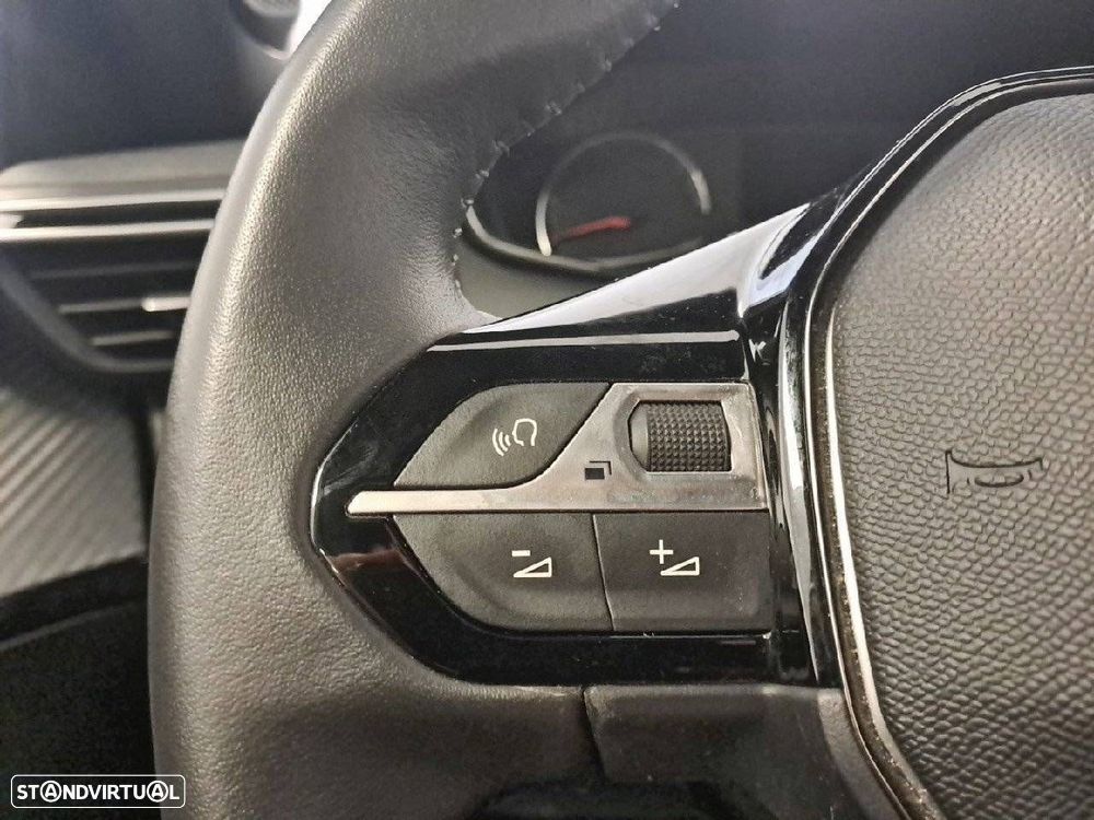 Peugeot 2008 1.2 PureTech Active - 16