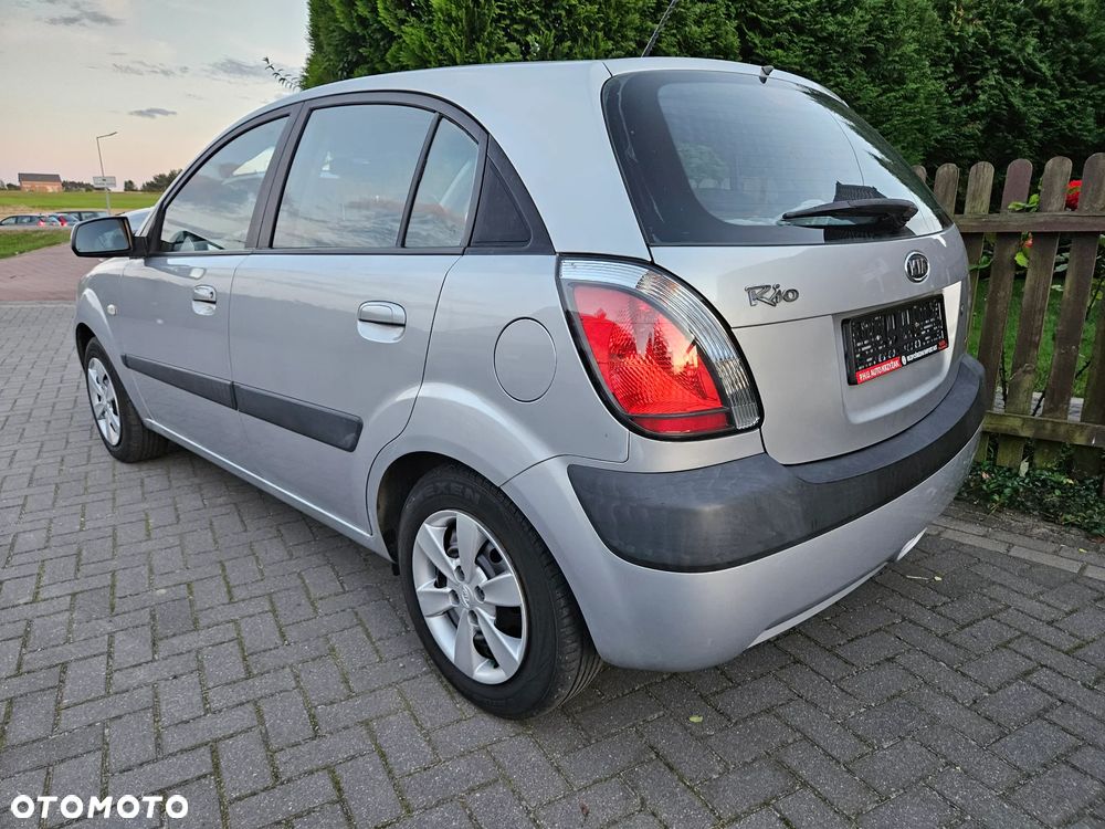 Kia Rio 1.4 / City - 4