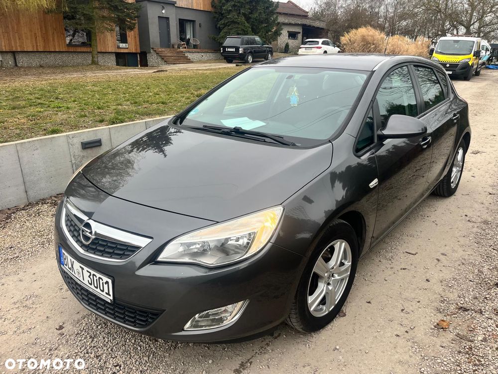 Opel Astra 1.6 150 Jahre - 2