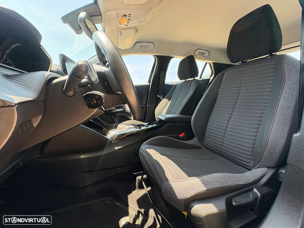 Peugeot 2008 1.2 PureTech Allure EAT8 - 33