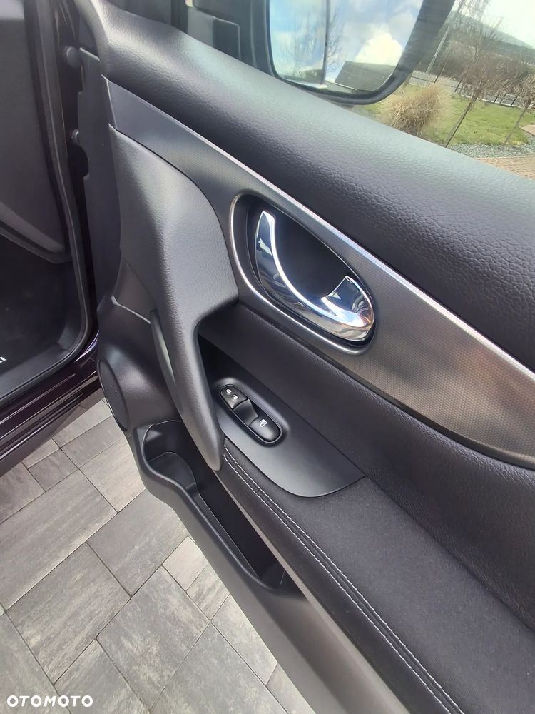 Nissan Qashqai 1.5 dCi N-Connecta EU6 - 18