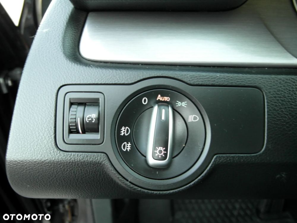 Volkswagen Passat 2.0 TDI 4Motion DSG BlueMotion Tech R-Line - 27