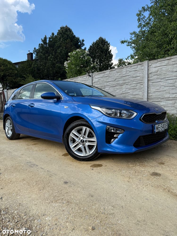 Kia Ceed 1.6 CRDi mHEV M DCT - 1