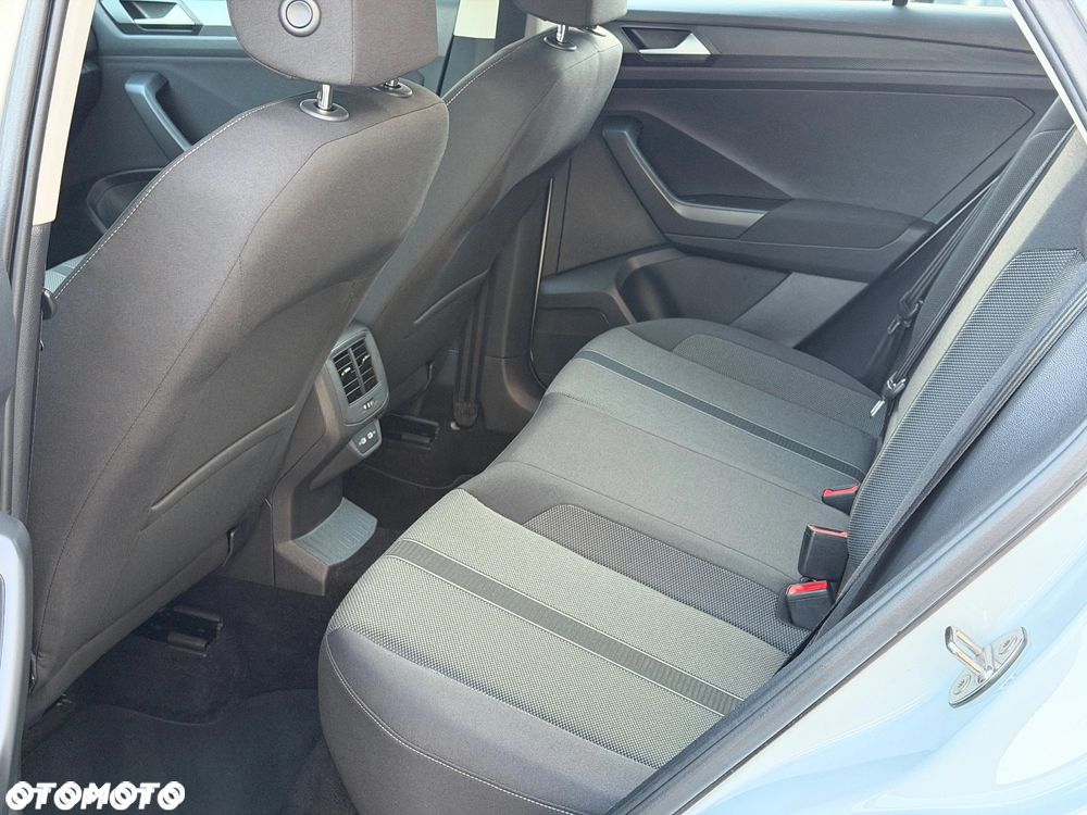 Volkswagen T-Roc - 29