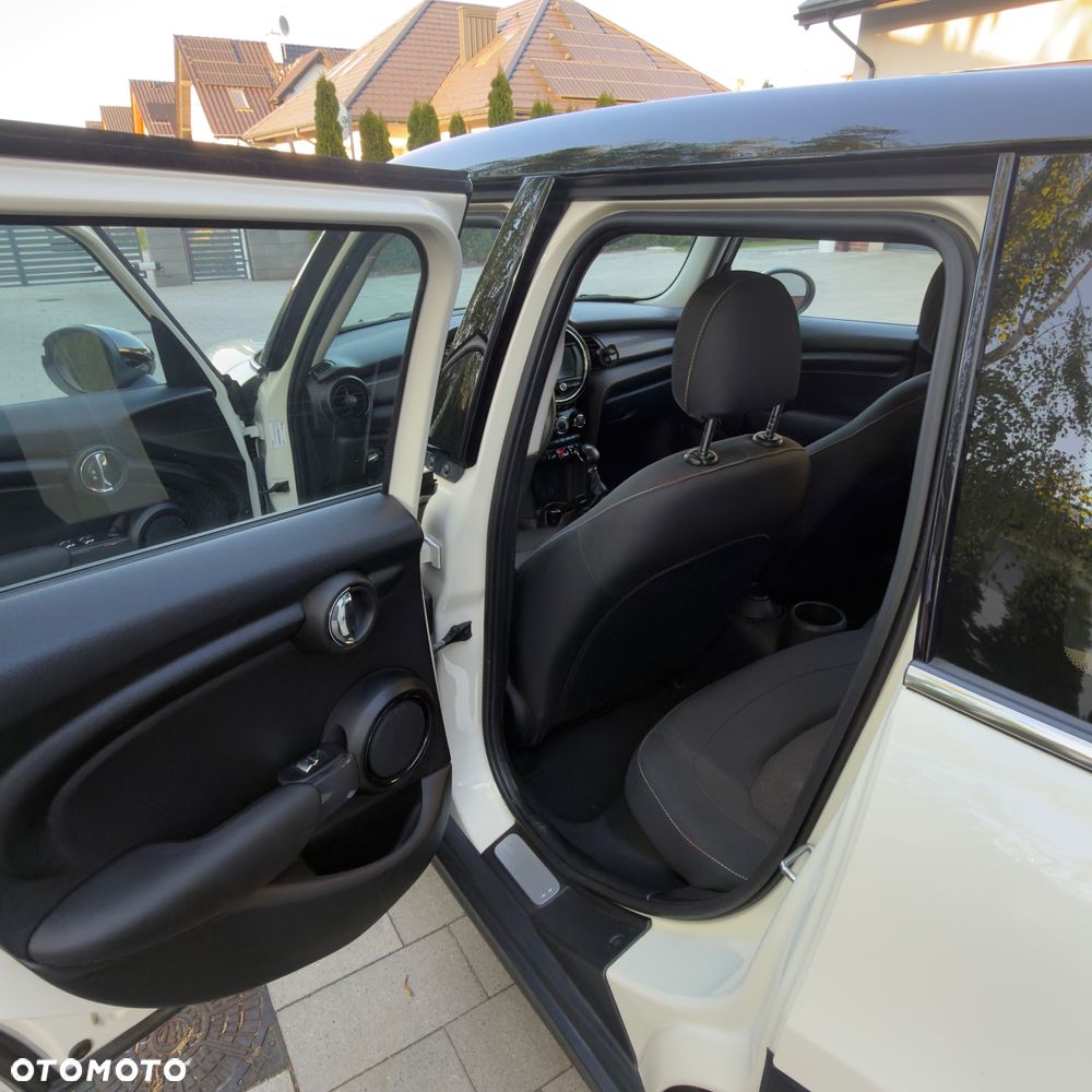 MINI Cooper Standard - 14