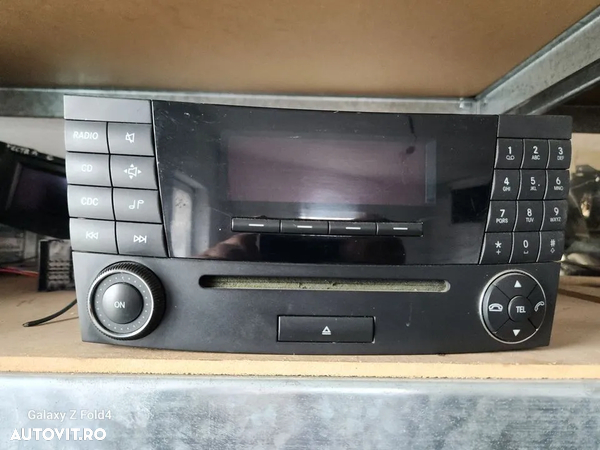 Radio CD-Player Mercedes-Benz E-Class (W211) cod a2118702189