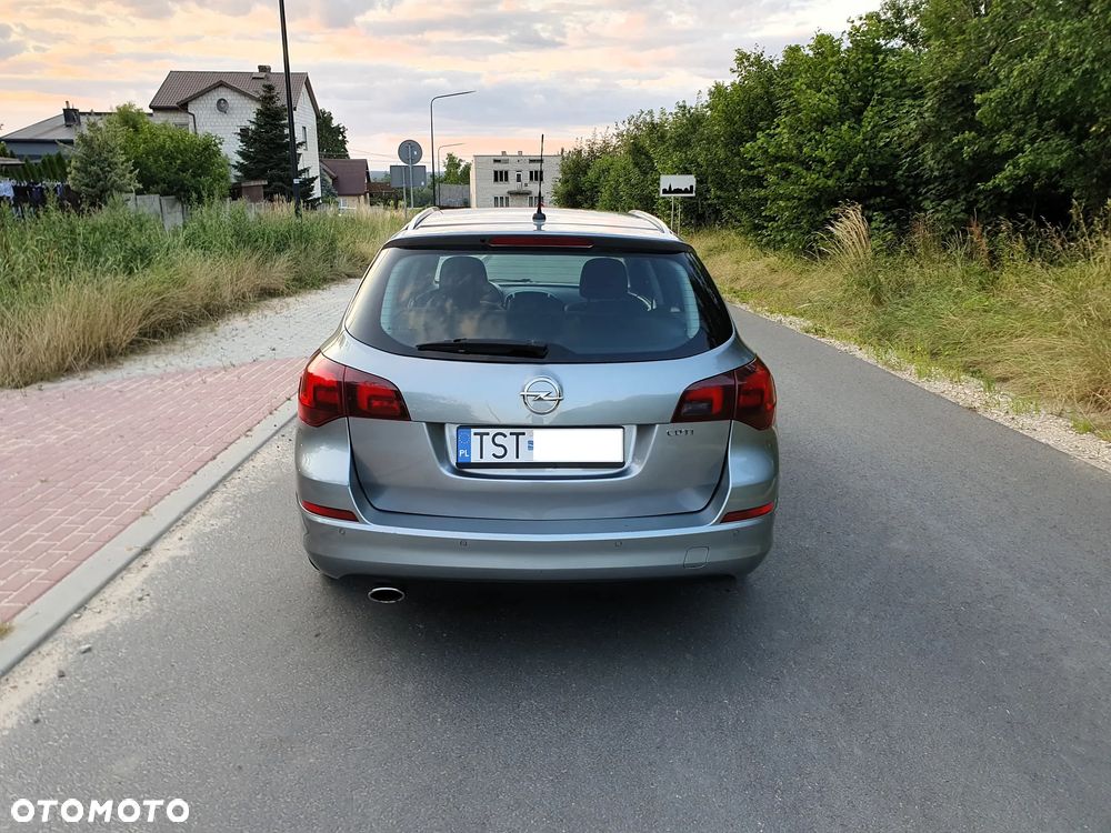 Opel Astra 2.0 CDTI Exklusiv - 6
