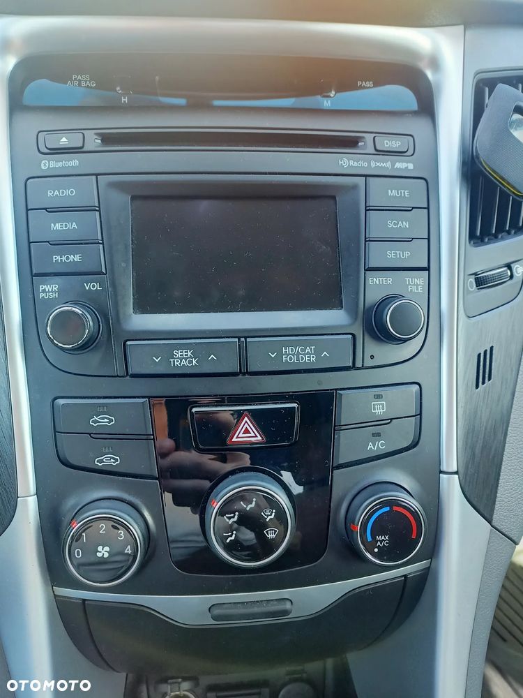 Hyundai Sonata - 11