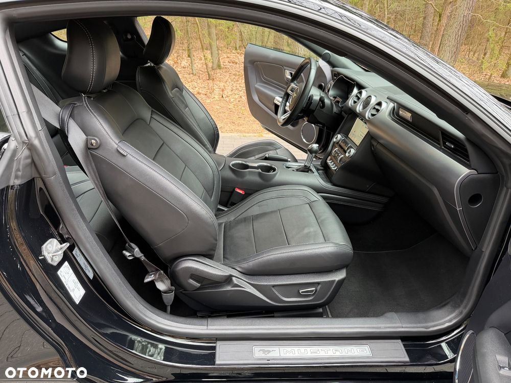 Ford Mustang - 21