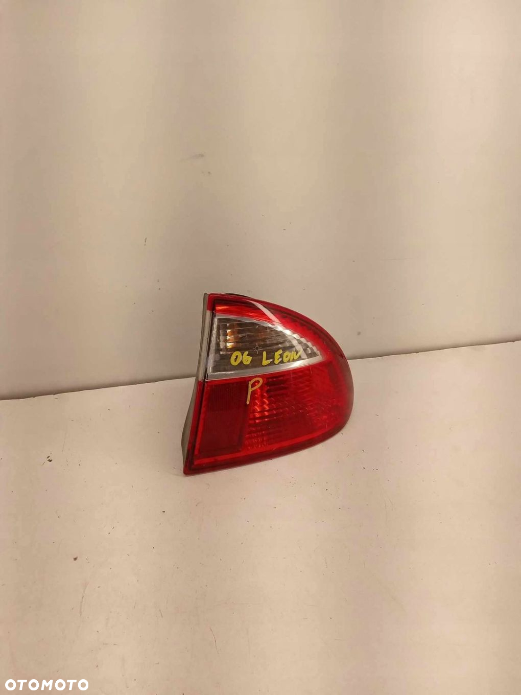 LAMPA PRAWA TYLNA TYŁ SEAT LEON I 98-05 - 2