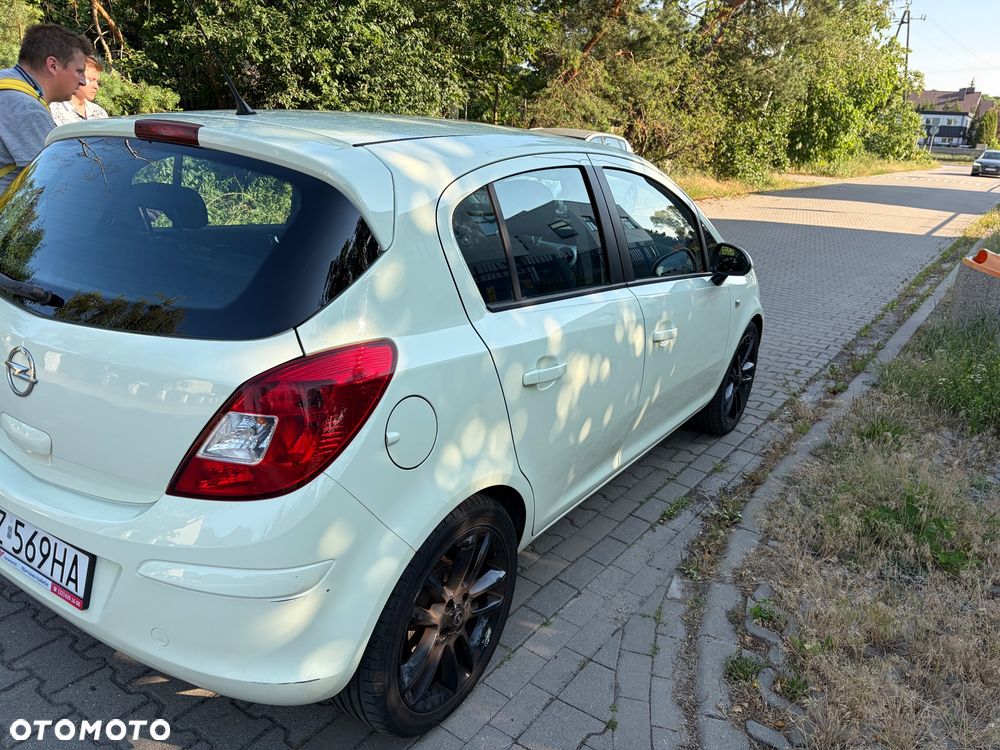 Opel Corsa 1.2 16V Enjoy - 4